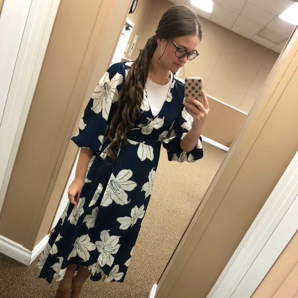 • Bohme Floral Wrap Dress • - Picture 2 of 6